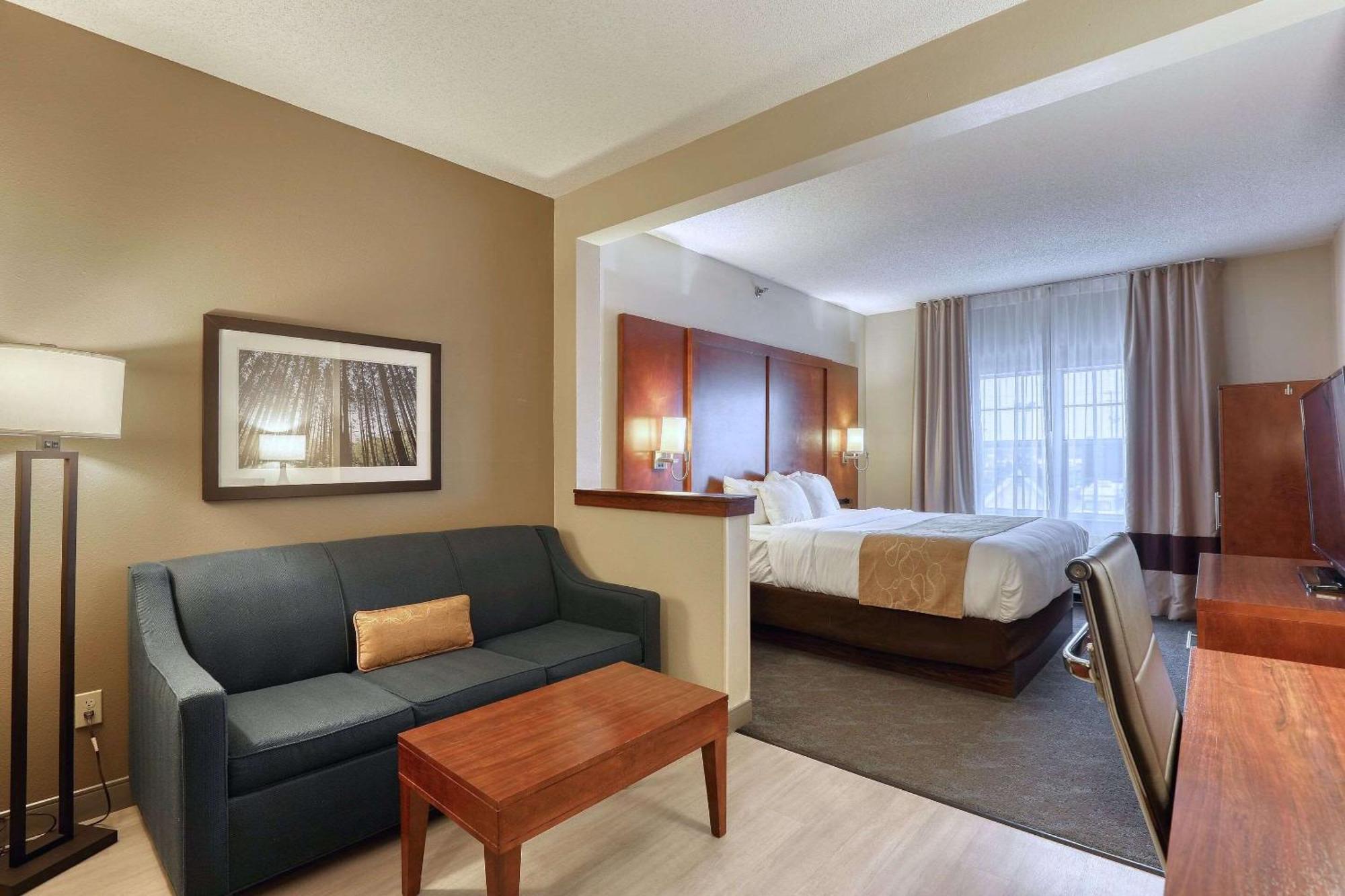 Comfort Suites Appleton Airport Buitenkant foto