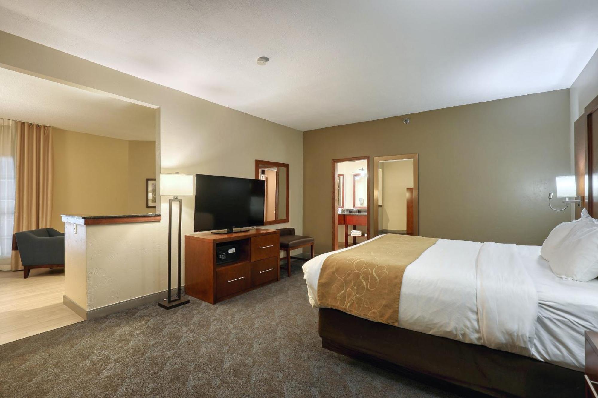 Comfort Suites Appleton Airport Buitenkant foto