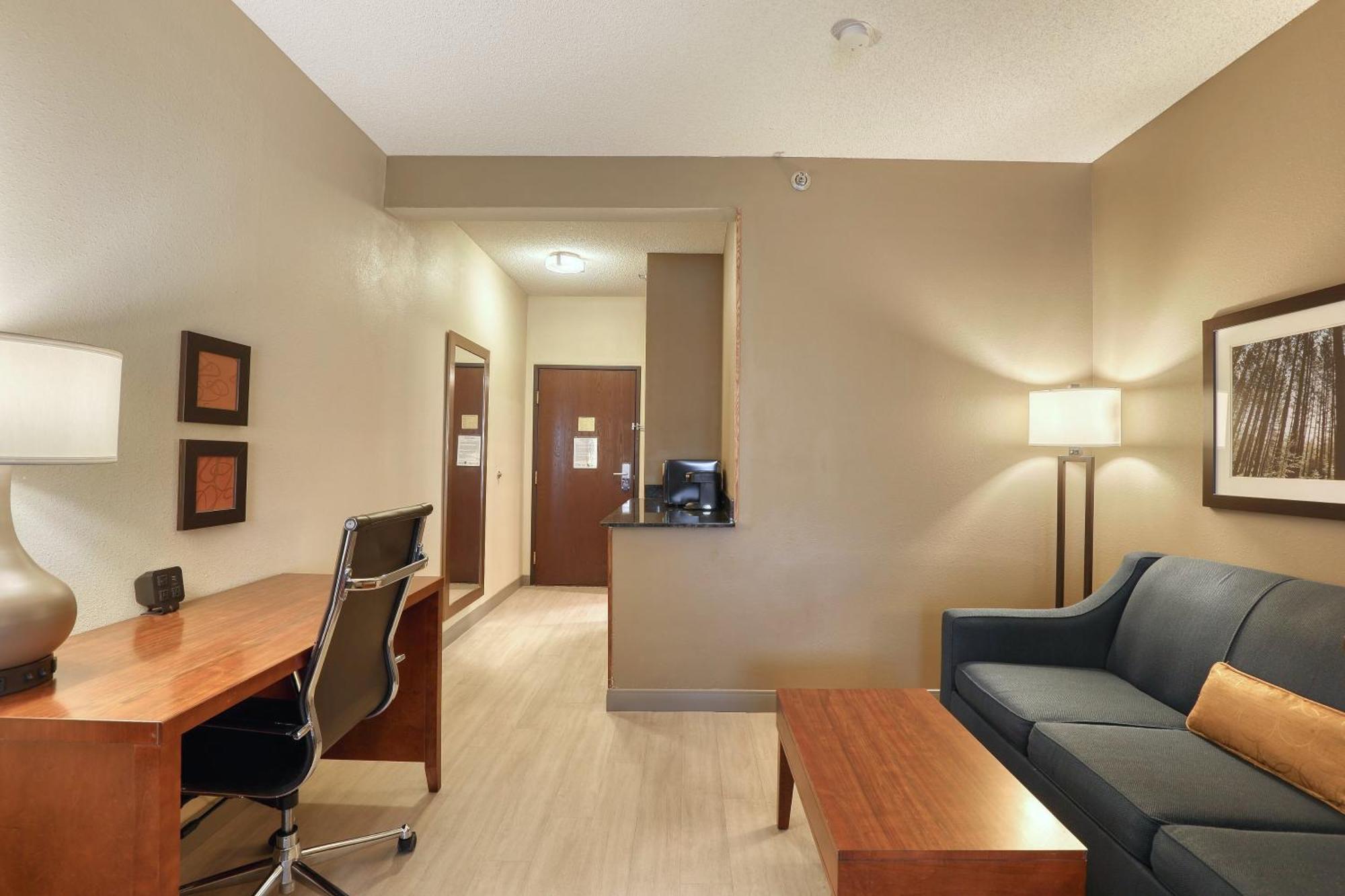 Comfort Suites Appleton Airport Buitenkant foto