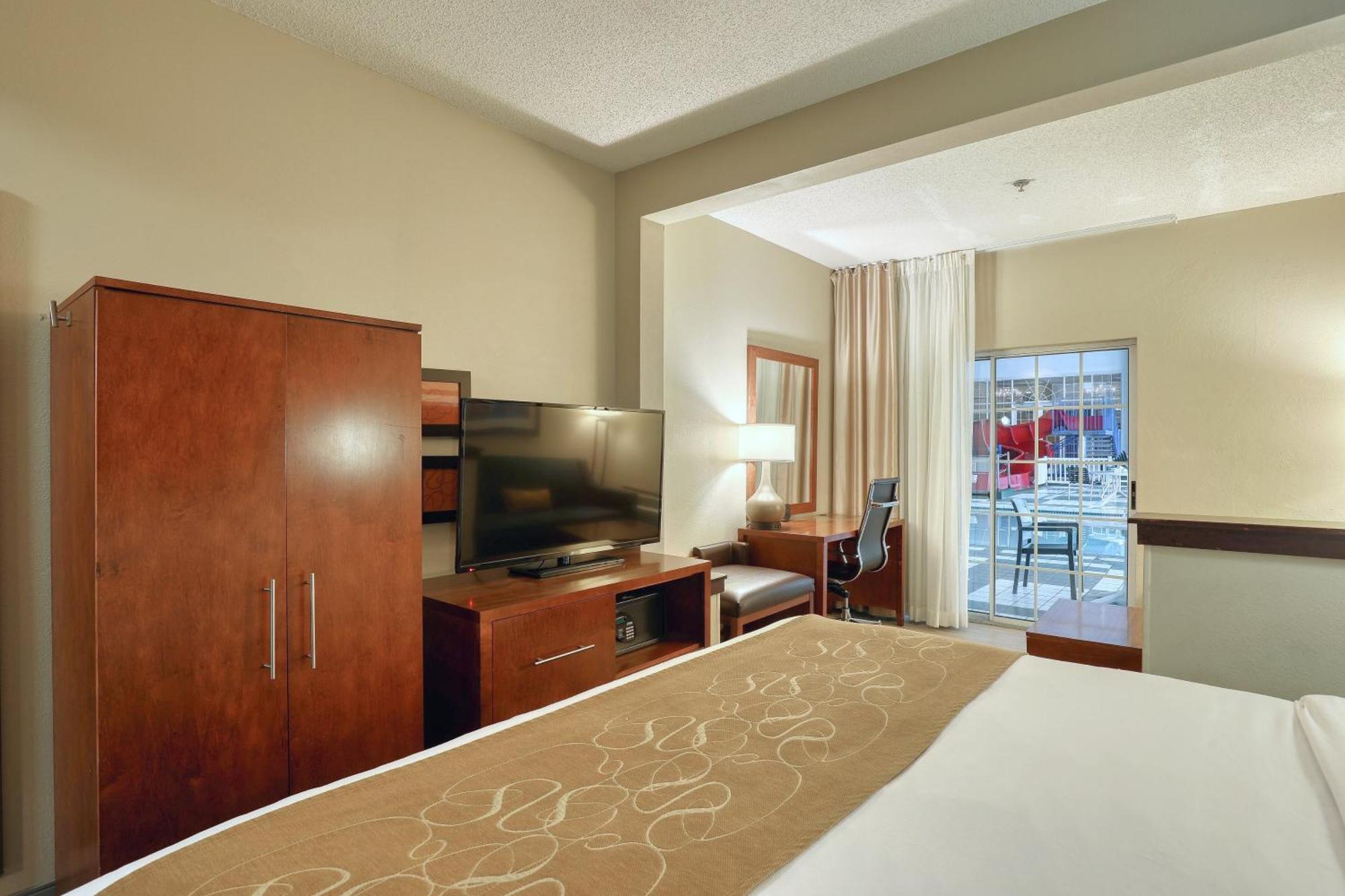 Comfort Suites Appleton Airport Buitenkant foto