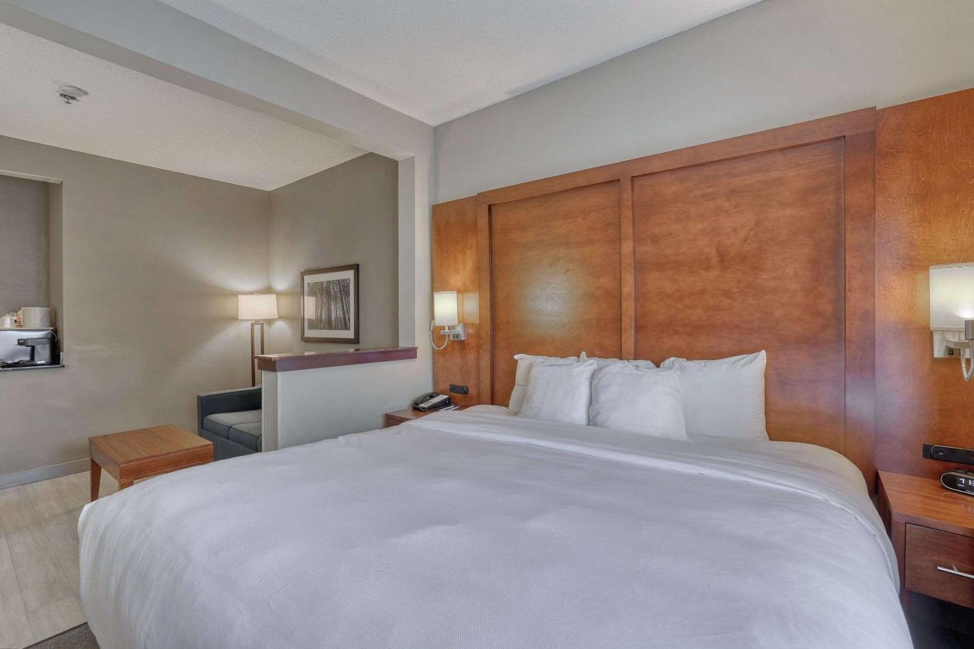 Comfort Suites Appleton Airport Buitenkant foto