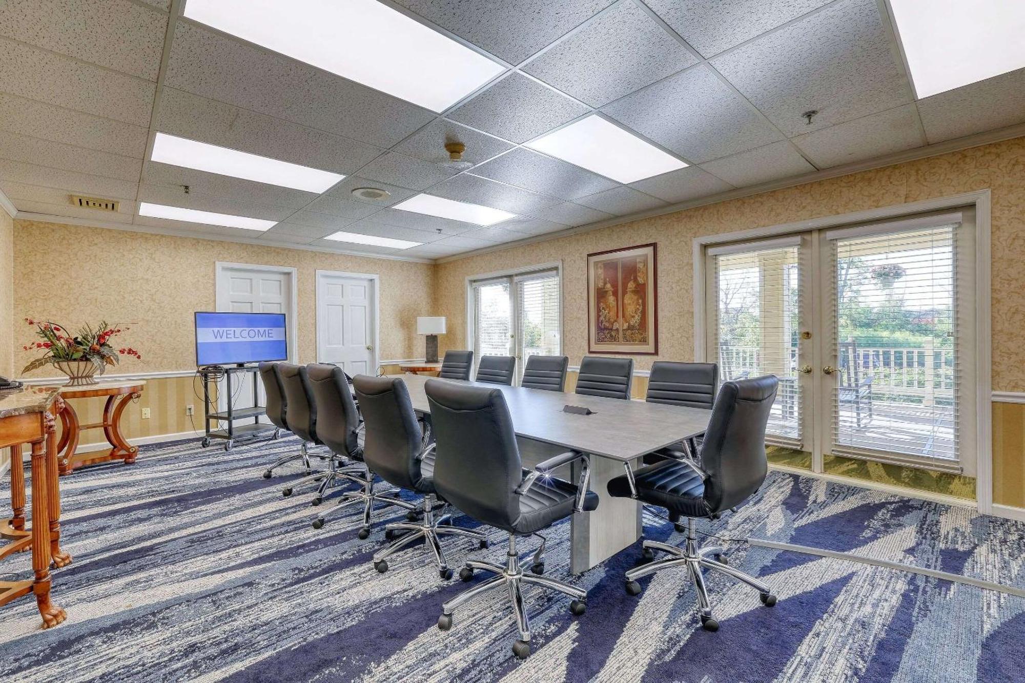 Comfort Suites Appleton Airport Buitenkant foto