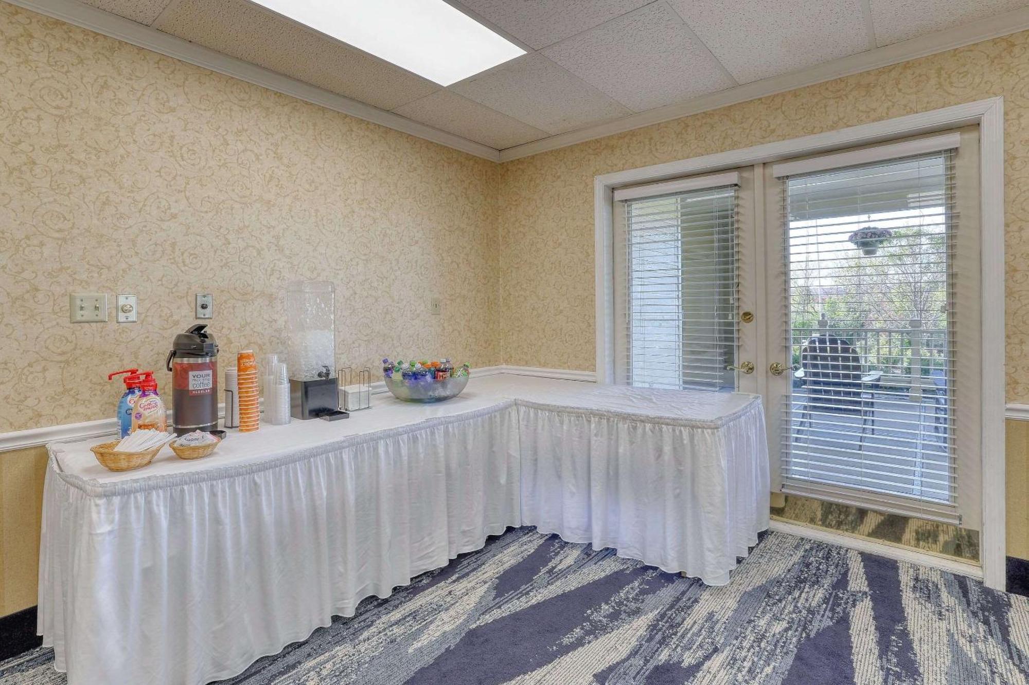 Comfort Suites Appleton Airport Buitenkant foto