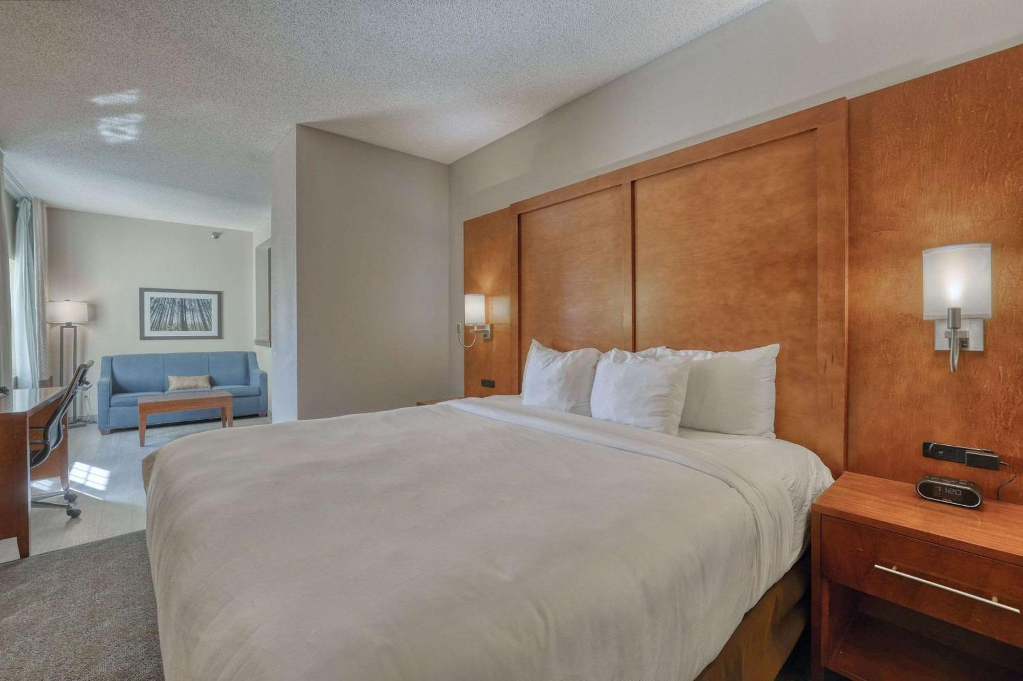 Comfort Suites Appleton Airport Buitenkant foto