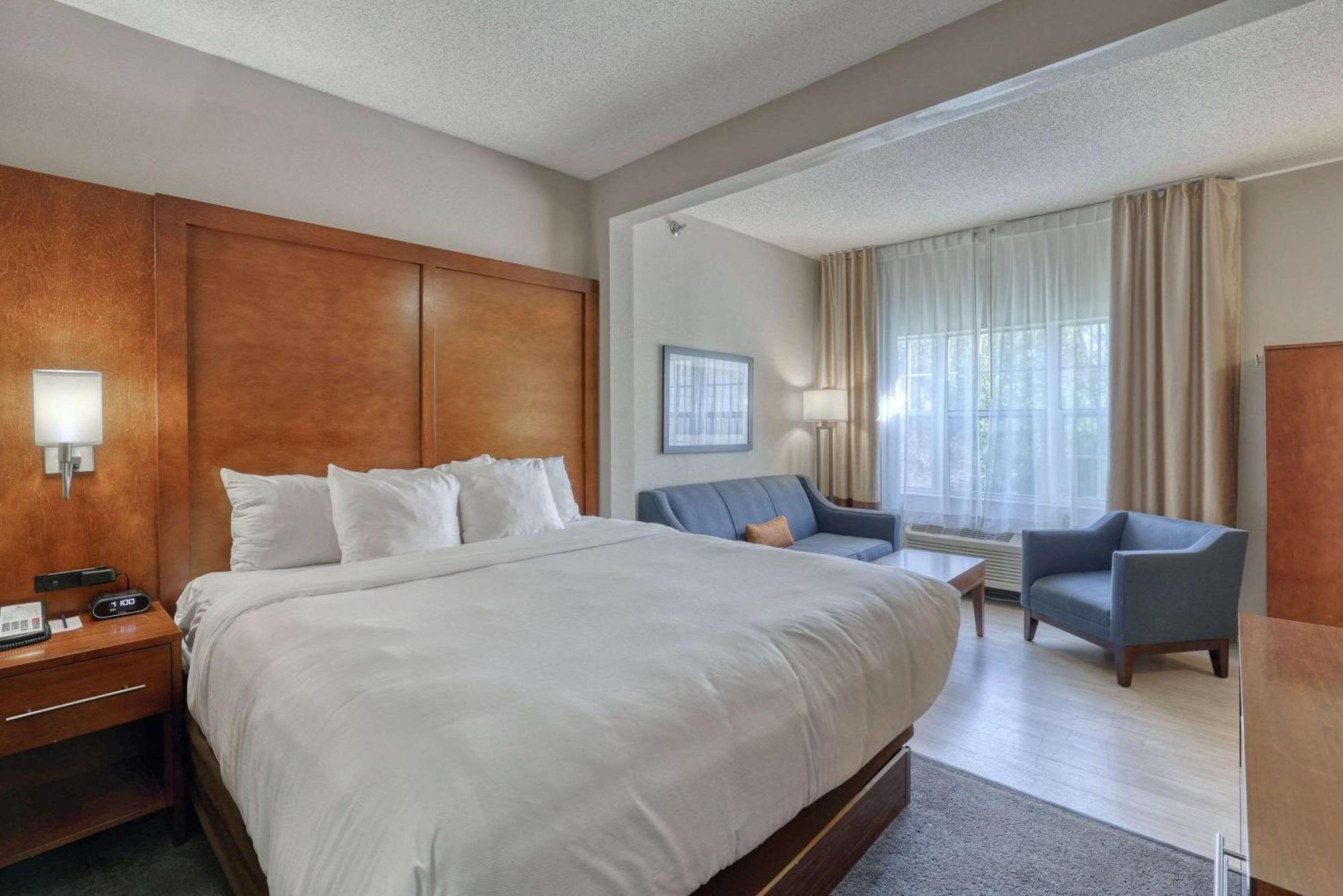 Comfort Suites Appleton Airport Buitenkant foto
