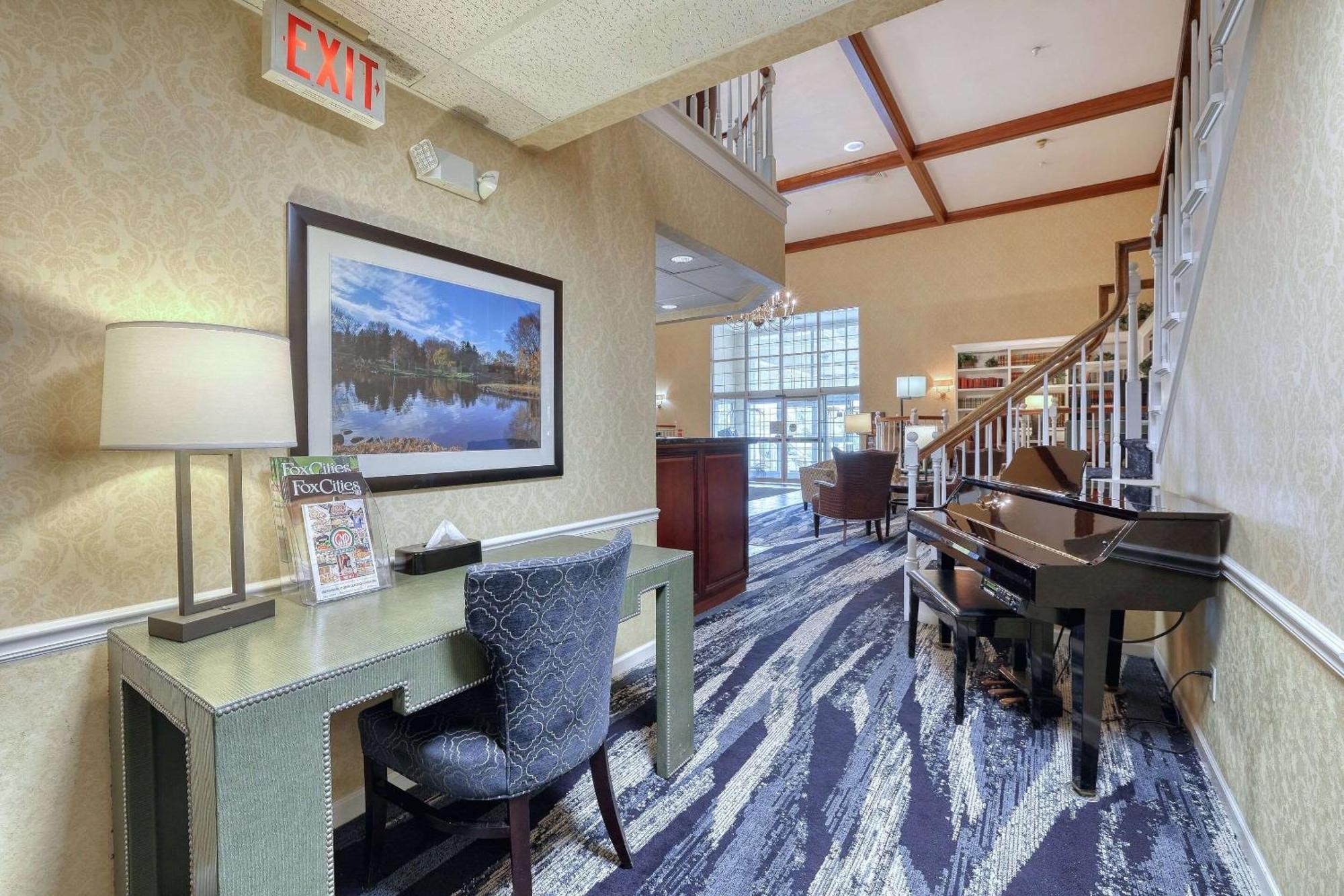 Comfort Suites Appleton Airport Buitenkant foto