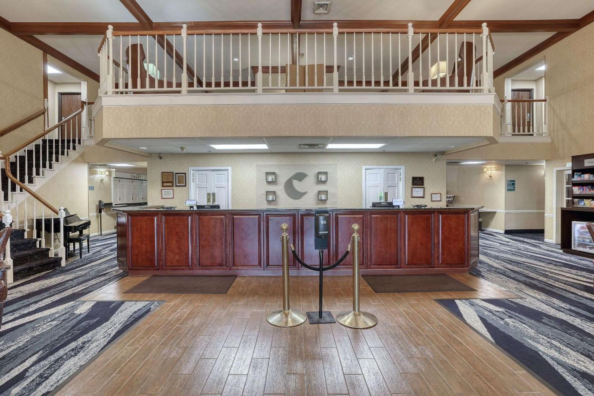 Comfort Suites Appleton Airport Buitenkant foto